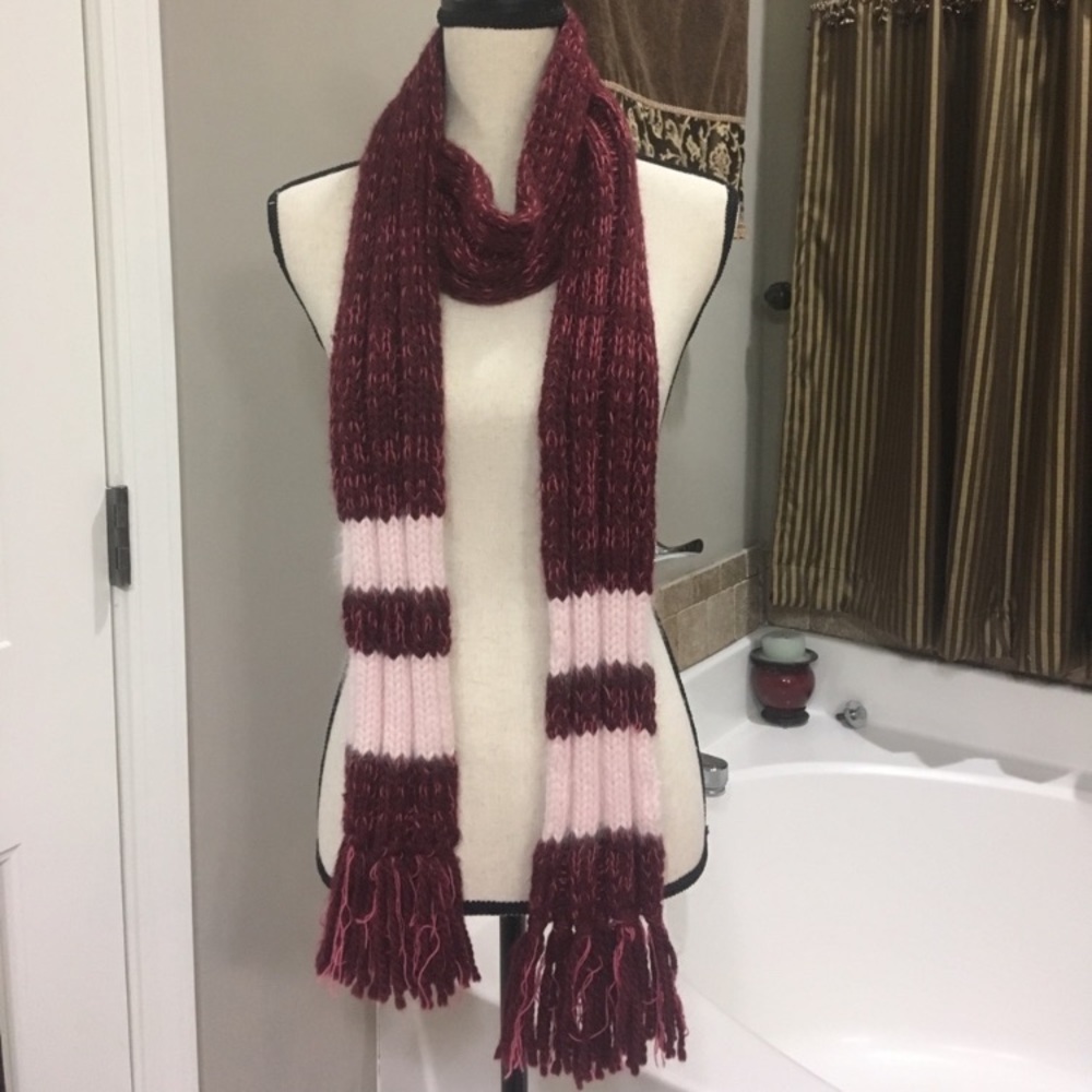 Old Navy long knit scarf - Picture 2 of 6